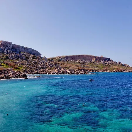 Hilltop - Near Sea & Country Views * Nadur